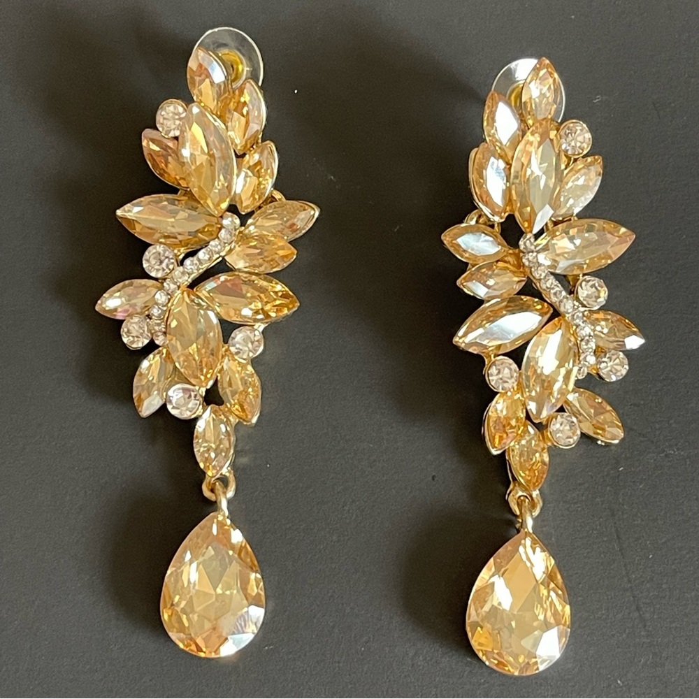Gold Crystal Drop Earrings. - Picture 4 of 7